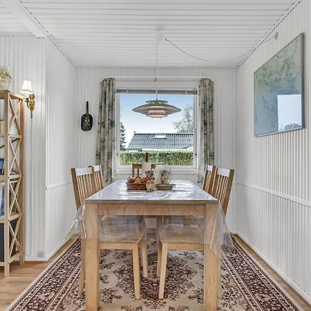 Σπίτι διακοπών Three-bedroom In Svendborg