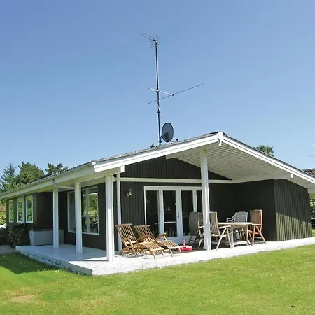 Three-bedroom In Σπίτι διακοπών *